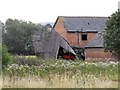 Tumble-down barn at Carnedd