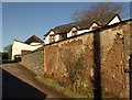 Contrasting walls, Oldborough