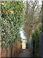 Footpath between Hayes Lane and Cromwell Close, BR2 (3)