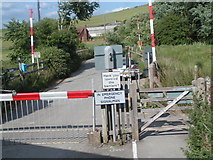 TQ4305 : Level crossing at Southease station by Rob Purvis