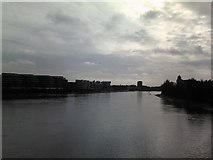 TQ2278 : View looking SSE down the Thames from Hammersmith Bridge #2 by Robert Lamb