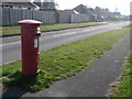 Ringwood: postbox № BH24 39, Hampton Drive