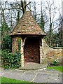 Ornamental feature at entrance to Ganghill, Burpham, Guildford