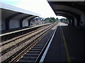 Tolworth station platforms