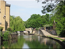 TQ3583 : Regent's Canal: jct. with Hertford Union Canal by Gareth James