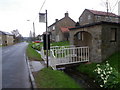 Bus shelter, Skeeby