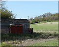 2011 : Farm buildings and fields at the end of Up Street