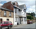Distingue House, Pontnewynydd