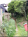 Footpath to the B1438 Snowdon Hill