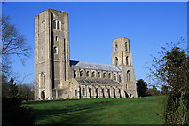 TG1001 : Wymondham Abbey by Glen Denny