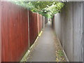 Public footpath between Claygate Avenue and Hinchley Drive