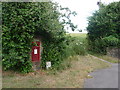 Milford on Sea: postbox № SO41 120, Lymington Road