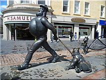 NO4030 : Desperate Dan and Dawg in the High Street by kim traynor