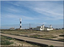 TR0916 : Dungeness Lighthouse and Britannia Public House by David Anstiss