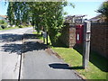 Milford on Sea: postbox № SO41 58, Knowland Drive