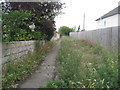 Footpath between the houses at Honeybourne