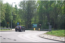 TQ6960 : Leybourne Lakes Country Park entrance, Malling Rd by N Chadwick