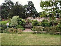 SU7283 : Grey's Court gardens by Paul Gillett