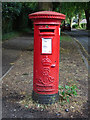 Pillar box on Warwick Road