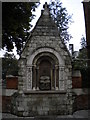 Drinking fountain, White Church Lane E1