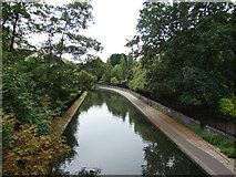 TQ2783 : View of the Regent's Canal from the footbridge by Robert Lamb