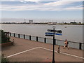 TQ4681 : Thames Path and Thames Cycle Route in Thamesmead by David Anstiss