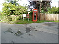 Footpath junction with the main street in Henley