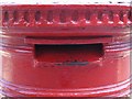 "Anonymous" (Victorian) postbox, Golders Green Road (A502), NW11 - aperture