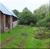 SS9209 : Old barn near Little Silver with bridleway passing it by David Smith