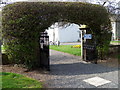 NT5368 : Gate, Yester Kirk by Maigheach-gheal