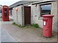 HP6208 : Baltasound: postbox № ZE2 118 by Chris Downer
