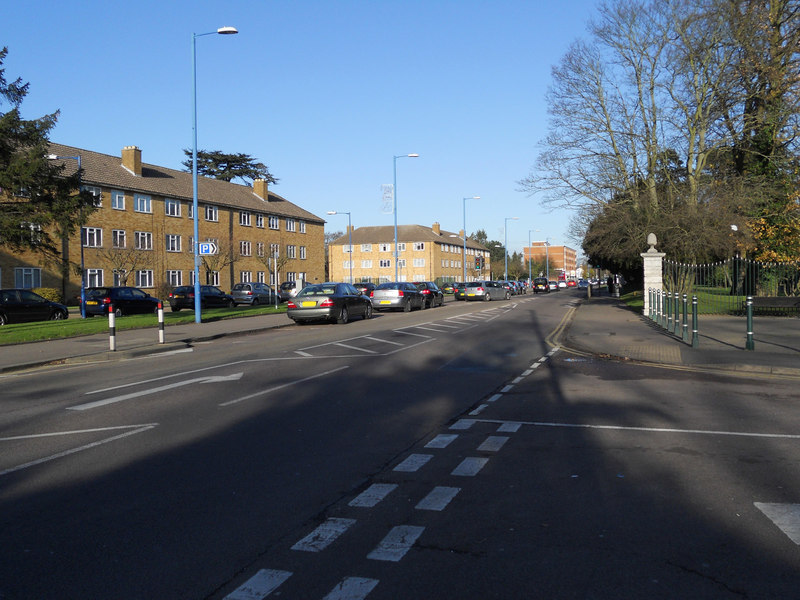 High Street Potters Bar Hertfordshire © Richard Dunn Geograph