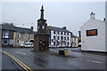 Clock and public houses, Brough