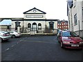 H7962 : The Old Courthouse, Dungannon by Kenneth  Allen