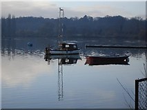 TQ0490 : Broadwater lake, Denham by steve allchin