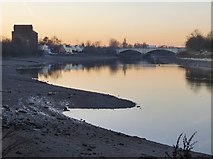 TQ2076 : Mortlake riverside at dusk, low tide (3) by Stefan Czapski
