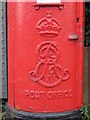 Edward VII postbox, West Hendon Broadway, NW9 - royal cipher