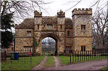 SP0227 : The Gatehouse to Sudeley Castle by Steve Daniels