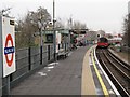 Mill Hill East tube station - platform