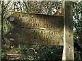 Footpath sign near Hammerslake