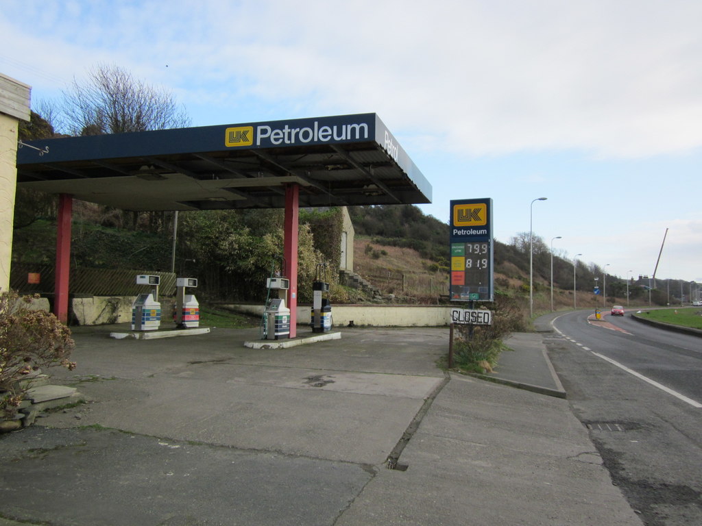 old-petrol-station-billy-mccrorie-geograph-britain-and-ireland