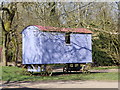 SU2342 : Shepherd's Hut, Home Farm by Maigheach-gheal