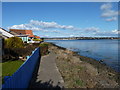 Twixt houses and sea