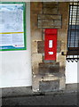 SS5099 : Victorian postbox, Llanelli railway station by Jaggery