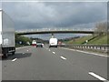 SP2166 : M40 motorway - Great Pinley Farm accommodation bridge by Peter Whatley
