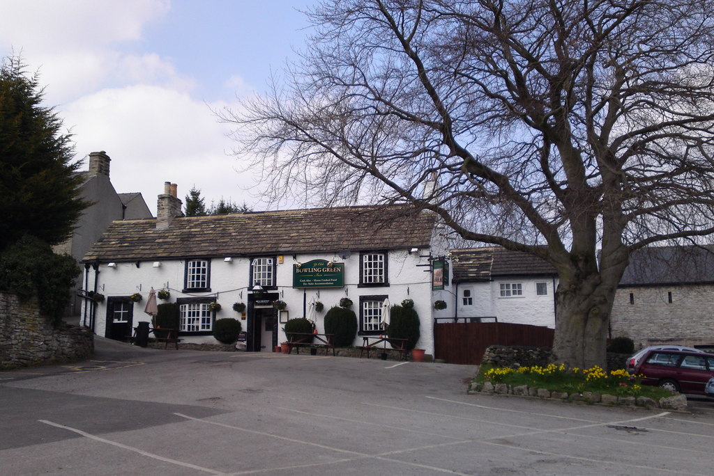 Ye Olde Bowling Green pub at Smalldale,... © Chris Morgan :: Geograph ...