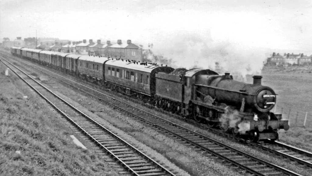 Up Parcels on ex-GWR West Midlands main... © Ben Brooksbank :: Geograph ...