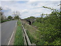 The rail bridge near Manor Cottage Farm