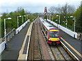 Train arriving at Dalmeny Station