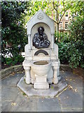 TQ2777 : Drinking fountain commemorating Dante Gabriel Rossetti in Chelsea Embankment Gardens by PAUL FARMER